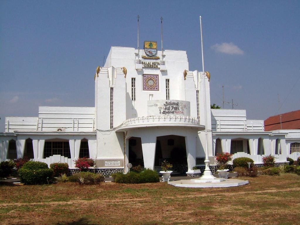 Hotel Koening Cirebon Exterior photo